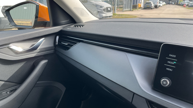 Skoda Kamiq 1.5 TSI SE 5dr DSG Petrol Hatchback